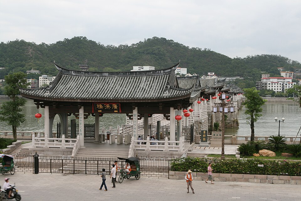 File:Guangji Bridge.JPG